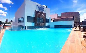 Premium Suites Deluxe Aparthotel Equipetrol